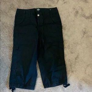 St. John’s bay capr size 10 black